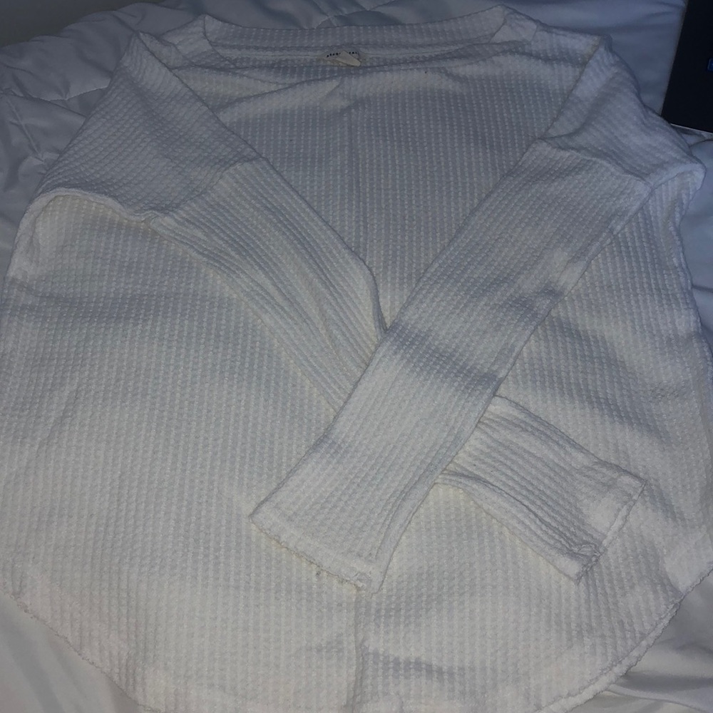 White Aeropostale sweater